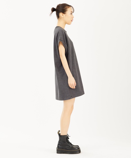 X-girl（エックスガール）の「FADED COLOR DRESS（ワンピース・レディース・ホワイト/ピンク/チャコール・M/S）」の21枚目の写真