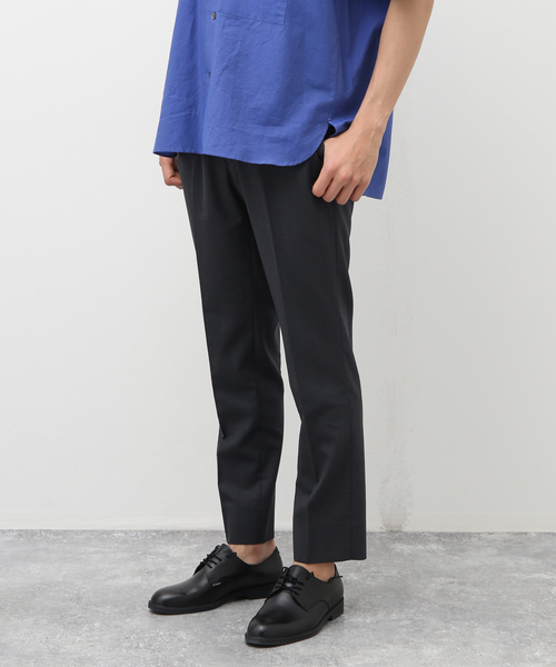 kolor / カラー | 2020SS | T/W トロピカル 1タック テーパードパンツ | 2 | ネイビー | メンズ EDIFICE（エディフィス）の「TW トロピカル スリム テーパード パンツ