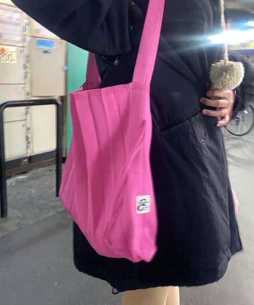 Chick（チック）の「▲Pleats Bag / プリーツバッグ ハンドバッグ（ハンドバッグ・メンズ・ブラック/ベージュ/パープル/ピンク/ブルー・ONE SIZE）」の7枚目の写真
