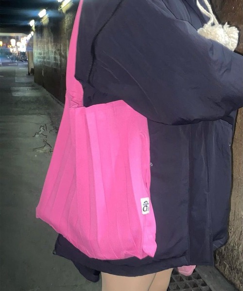 Chick（チック）の「▲Pleats Bag / プリーツバッグ ハンドバッグ（ハンドバッグ・メンズ・ブラック/ベージュ/パープル/ピンク/ブルー・ONE SIZE）」の8枚目の写真