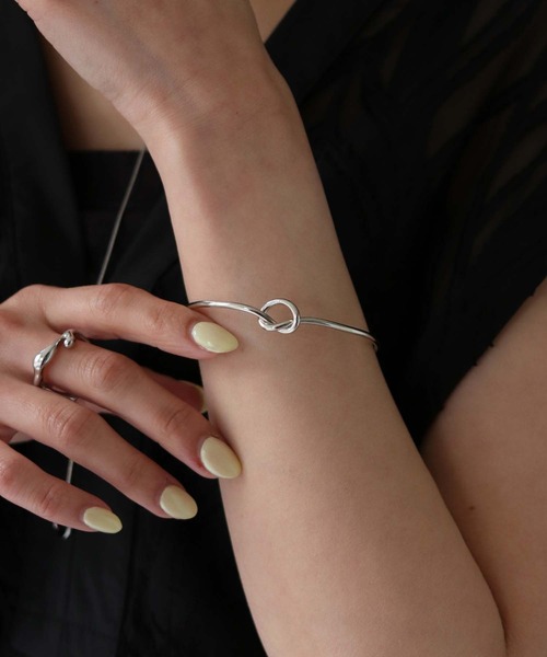 cheriella（シェリエラ）の「【cheriella】ノットサークルモチーフバングル（バングル/リストバンド・レディース・ゴールド/シルバー・FREE）」の12枚目の写真