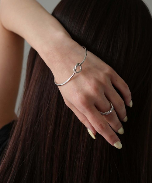 cheriella（シェリエラ）の「【cheriella】ノットサークルモチーフバングル（バングル/リストバンド・レディース・ゴールド/シルバー・FREE）」の8枚目の写真