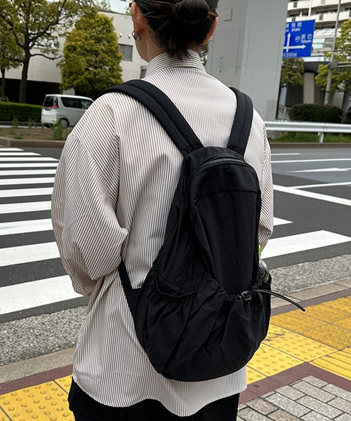 kutir(クティール)の「kutirlune/ナイロンバックパック(バックパック/リュック・レディース・ブラック/ベージュ/カーキ/ライトブラウン・FREE)」の2枚目の写真