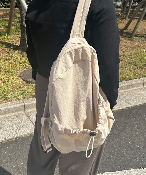 kutir(クティール)の「kutirlune/ナイロンバックパック(バックパック/リュック・レディース・ブラック/ベージュ/カーキ/ライトブラウン・FREE)」の12枚目の写真