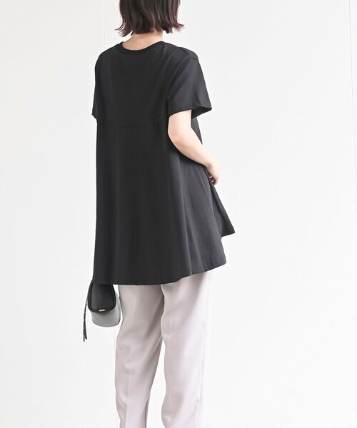 rps(アールピーエス)の「BACKフレアーT(Tシャツ/カットソー・レディース・アイボリー/モカ/ブルー/ブラック・フリー)」の17枚目の写真