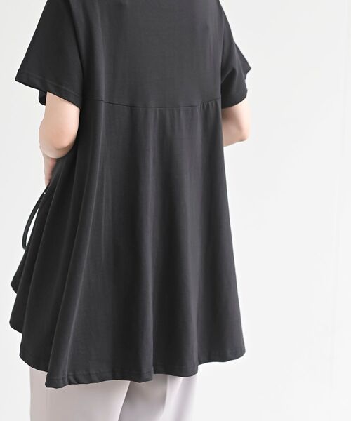 rps(アールピーエス)の「BACKフレアーT(Tシャツ/カットソー・レディース・アイボリー/モカ/ブルー/ブラック・フリー)」の21枚目の写真