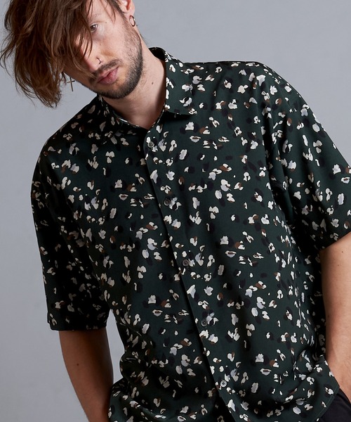 NO ID.（ノーアイディ）の「【NO ID.】All Over Pattern Big Shirt / 総柄 ビッグ シャツ（シャツ/ブラウス・メンズ・ワイン/グリーン/ブラック・ONE SIZE）」の3枚目の写真