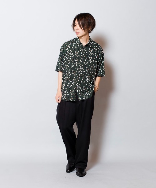 NO ID.（ノーアイディ）の「【NO ID.】All Over Pattern Big Shirt / 総柄 ビッグ シャツ（シャツ/ブラウス・メンズ・ワイン/グリーン/ブラック・ONE SIZE）」の4枚目の写真