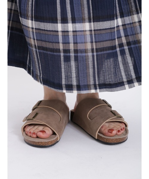 Samansa Mos2（サマンサ モスモス）の「フェイクスエードベルトサンダル（サンダル・レディース・ブラック/ベージュ/モカ・L/M）」の6枚目の写真