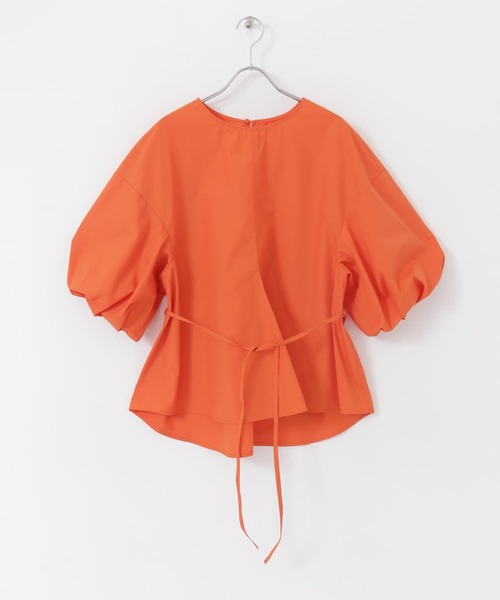 KBF(ケイビーエフ)の「タックボリュームスリーブブラウス(シャツ/ブラウス・レディース・ブラック/オフホワイト/オレンジ・ONE)」の9枚目の写真