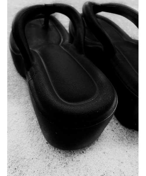 LVEU.（ラブユ.）の「Volume sole beach sandals / ボリュームソールビーチサンダル(Ai select)（サンダル・レディース・ブラック・S/M/L）」の6枚目の写真
