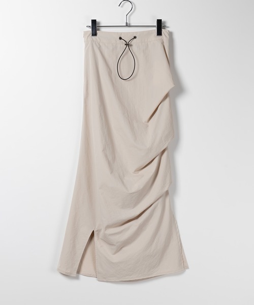 me+em select（ミームセレクト）の「※※【 ３color／３size 】ドローコードタックデザインナイロンロングスカート（スカート・レディース・ブラック/グレー/ベージュ・SMALL/LARGE/MEDIUM）」の12枚目の写真