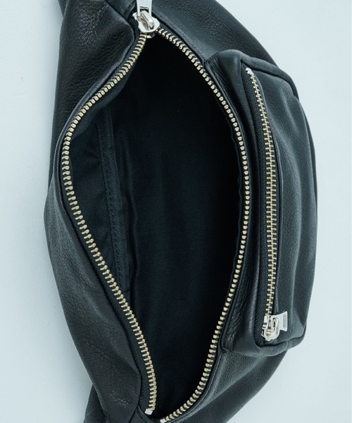 STUDIOUS(ステュディオス)の「【PUBLIC TOKYO/パブリックトウキョウ】レザーウエストポーチ(ボディバッグ/ウエストポーチ・メンズ・ブラック・FREE)」の6枚目の写真