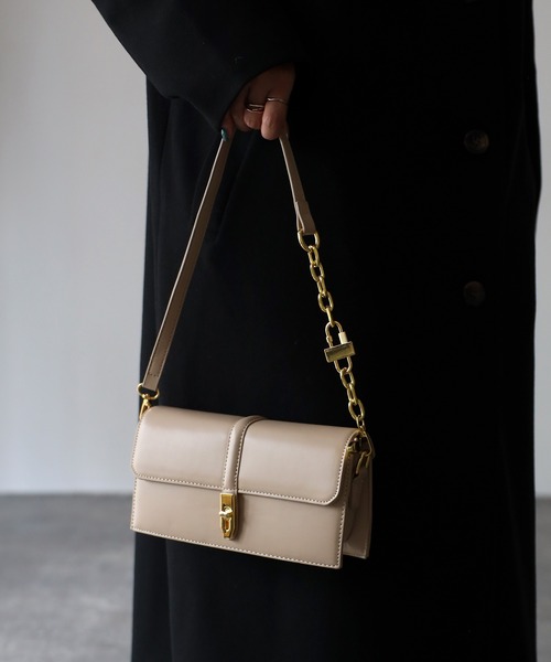 Riberry（リベリー）の「ベルトデザインミニショルダーバッグ（ショルダーバッグ・レディース・ブラウン/ホワイト/ベージュ/ブラック・FREE）」の4枚目の写真