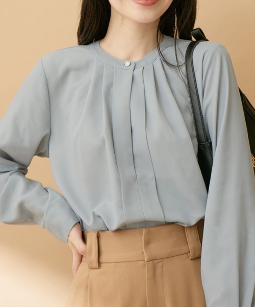 VIS（ビス）の「【防シワ・洗える】フロントタック長袖ブラウス（シャツ/ブラウス・レディース・ネイビー/ベージュ系その他/ピンク/ブルー系その他4/オフホワイト/サックスブルー/ブラック系その他/キナリ/ホワイト系その他5・L/M）」の8枚目の写真