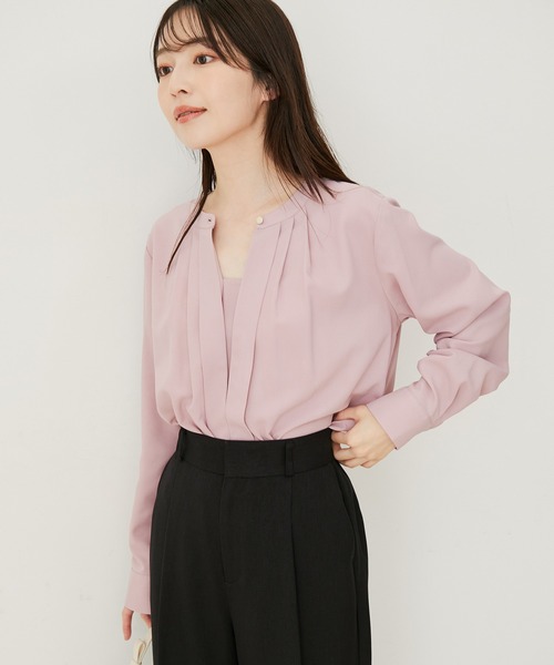 VIS（ビス）の「【防シワ・洗える】フロントタック長袖ブラウス（シャツ/ブラウス・レディース・ネイビー/ベージュ系その他/ピンク/ブルー系その他4/オフホワイト/サックスブルー/ブラック系その他/キナリ/ホワイト系その他5・L/M）」の11枚目の写真