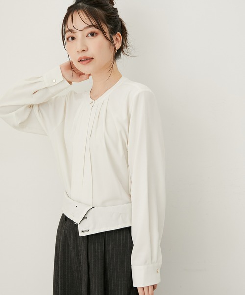 VIS（ビス）の「【防シワ・洗える】フロントタック長袖ブラウス（シャツ/ブラウス・レディース・ネイビー/ベージュ系その他/ピンク/ブルー系その他4/オフホワイト/サックスブルー/ブラック系その他/キナリ/ホワイト系その他5・L/M）」の13枚目の写真