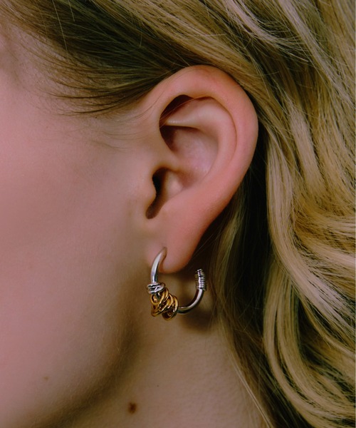 LAPUIS（ラピュイ）の「LAPUIS(ラピュイ)Double coil hoopピアス（ピアス（両耳用）・レディース・シルバー/ゴールド/マルチ・FREE）」の3枚目の写真