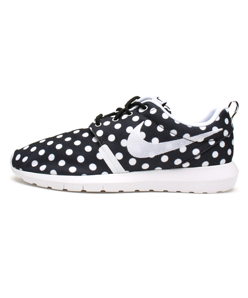 NIKE（ナイキ）の「ユニセックス ナイキ ローシ ドット柄 昆虫シリーズ NIKE ROSHE NM QS 810857（スニーカー・メンズ・D/A/B/C・27cm/28cm/24cm/24.5cm/27.5cm/28.5cm/26.5cm/29cm）」の4枚目の写真