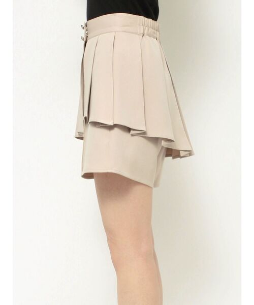 EATME（イートミー）の「ビジューボタン2wayプリーツショートパンツ（その他パンツ・レディース・ベージュ/ブラック・SMALL/MEDIUM）」の18枚目の写真