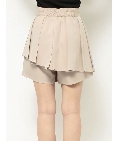 EATME（イートミー）の「ビジューボタン2wayプリーツショートパンツ（その他パンツ・レディース・ベージュ/ブラック・SMALL/MEDIUM）」の17枚目の写真