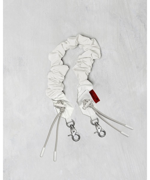 Topologie（トポロジー）の「Bungee Wrist Strap【ストラップ単体】（スマホグッズ・レディース・アーミー/ブルー/ベージュ/ブラック/ホワイト/ブルー系その他/グレー/レッド/モスグリーン/ミント/ピンク/ベージュ系その他/ホワイト系その他/オレンジ・FREE）」の2枚目の写真