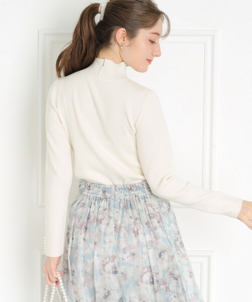 couture brooch（クチュールブローチ）の「◆【吸湿発熱／サステナブル機能糸使用】フェイクパールリブニット（ニット/セーター・レディース・オフホワイト/ピンク系/ブラック/レッド系1/ライトグレー/ピンク・42/38/36）」の8枚目の写真