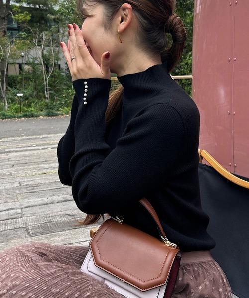 couture brooch（クチュールブローチ）の「◆【吸湿発熱／サステナブル機能糸使用】フェイクパールリブニット（ニット/セーター・レディース・オフホワイト/ピンク系/ブラック/レッド系1/ライトグレー/ピンク・42/38/36）」の3枚目の写真