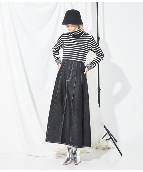 Settimissimo（セッティミッシモ）の「ピッチ変化ボーダータートルニット（ニット/セーター・レディース・グレイッシュベージュ/オフホワイト/ブラック・FREE）」の20枚目の写真