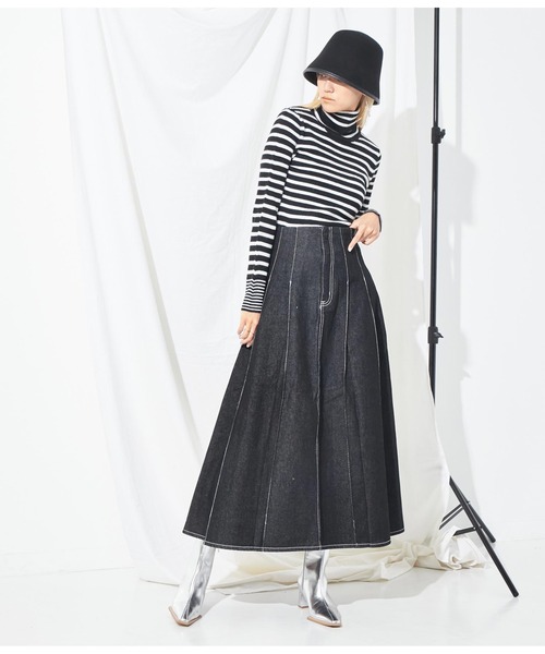 Settimissimo（セッティミッシモ）の「ピッチ変化ボーダータートルニット（ニット/セーター・レディース・グレイッシュベージュ/オフホワイト/ブラック・FREE）」の22枚目の写真