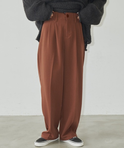 Auntie Rosa Holiday（アンティローザホリデー）の「ツータックワイド