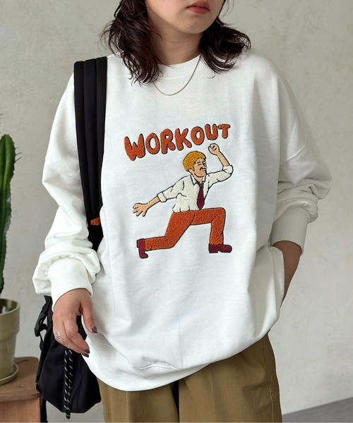 CPCM（シーピーシーエム）の「ワークアウトおじさん刺繍スウェット（スウェット・レディース・キナリ/オフホワイト/ブラック・FREE）」の2枚目の写真