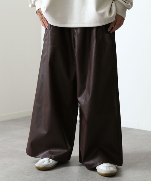 【セール】2タックPUレザーワイドフレア袴パンツ / ダブルタック PUレザーワイドフレアパンツ【セットアップ対応】（スラックス）｜Nilway（ニルウェイ）