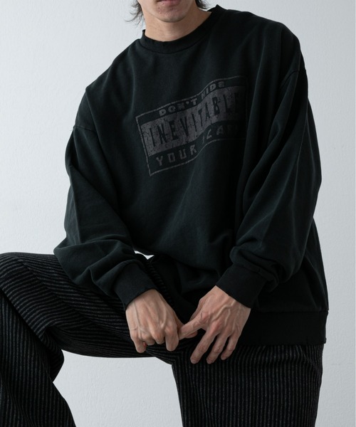 COLONY 2139（コロニートゥーワンスリーナイン）の「ピグメントダメージ裏毛クルー（BOX）（スウェット・メンズ・レッド/アイボリー/ブラック・LARGE/MEDIUM）」の3枚目の写真