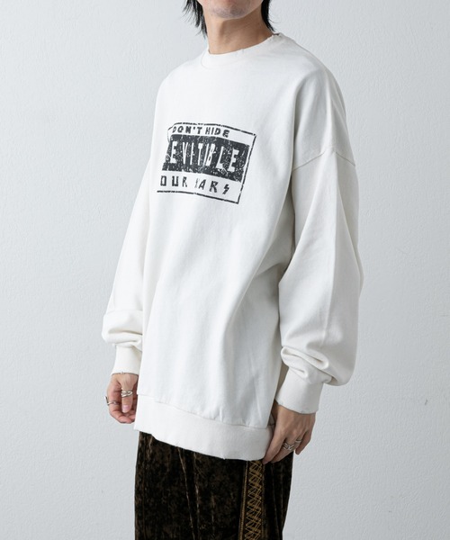 COLONY 2139（コロニートゥーワンスリーナイン）の「ピグメントダメージ裏毛クルー（BOX）（スウェット・メンズ・レッド/アイボリー/ブラック・LARGE/MEDIUM）」の8枚目の写真