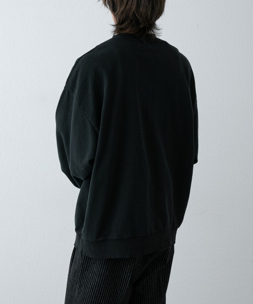 COLONY 2139（コロニートゥーワンスリーナイン）の「ピグメントダメージ裏毛クルー（BOX）（スウェット・メンズ・レッド/アイボリー/ブラック・LARGE/MEDIUM）」の11枚目の写真