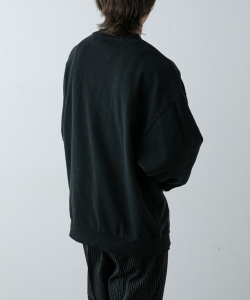 COLONY 2139（コロニートゥーワンスリーナイン）の「ピグメントダメージ裏毛クルー（BOX）（スウェット・メンズ・レッド/アイボリー/ブラック・LARGE/MEDIUM）」の12枚目の写真