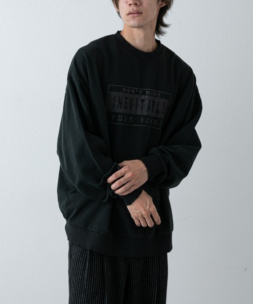 COLONY 2139（コロニートゥーワンスリーナイン）の「ピグメントダメージ裏毛クルー（BOX）（スウェット・メンズ・レッド/アイボリー/ブラック・LARGE/MEDIUM）」の13枚目の写真