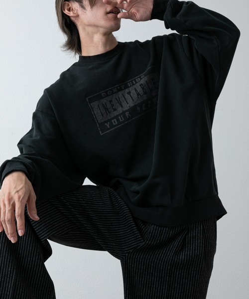 COLONY 2139（コロニートゥーワンスリーナイン）の「ピグメントダメージ裏毛クルー（BOX）（スウェット・メンズ・レッド/アイボリー/ブラック・LARGE/MEDIUM）」の9枚目の写真