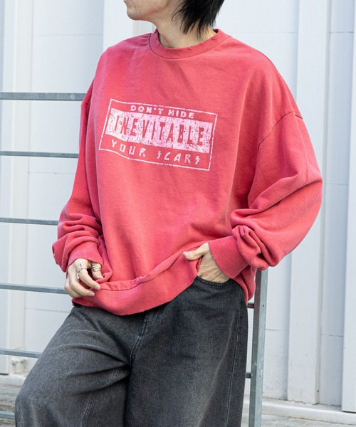 COLONY 2139（コロニートゥーワンスリーナイン）の「ピグメントダメージ裏毛クルー（BOX）（スウェット・メンズ・レッド/アイボリー/ブラック・LARGE/MEDIUM）」の15枚目の写真