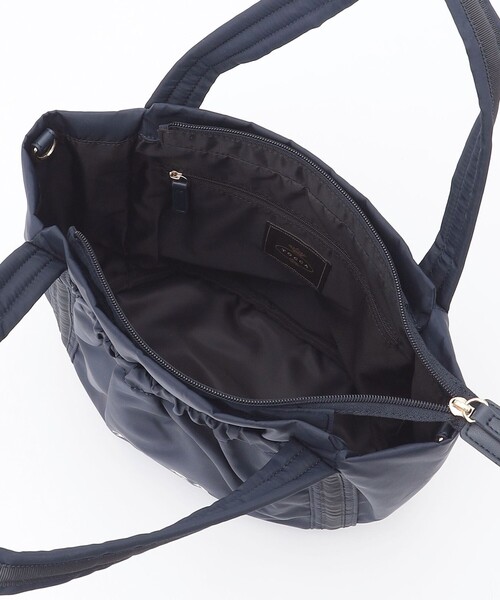 TOCCA(トッカ)の「SOSTA MINIBAG ミニバッグ(ショルダーバッグ・レディース・ブラック系/ベージュ系/ネイビー系/ブラウン系・F)」の8枚目の写真