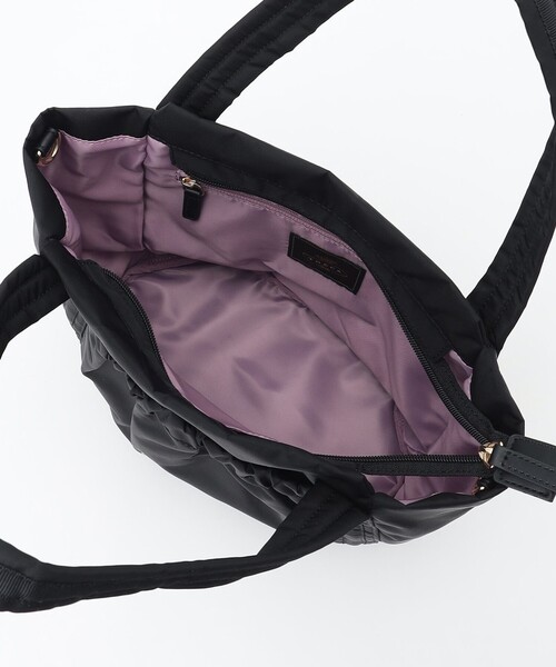 TOCCA(トッカ)の「SOSTA MINIBAG ミニバッグ(ショルダーバッグ・レディース・ブラック系/ベージュ系/ネイビー系/ブラウン系・F)」の9枚目の写真