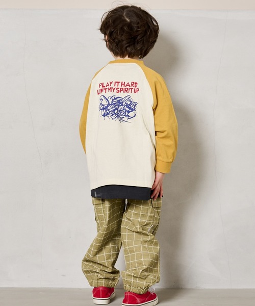 Life Support Products（ライフサポートプロダクツ）の「前後プリントラグランロンティー（80～150cm）（Tシャツ/カットソー・キッズ・エメラルド/グリーン/イエロー/チャコール・80/90/95/100/110/120/130/140/150）」の4枚目の写真