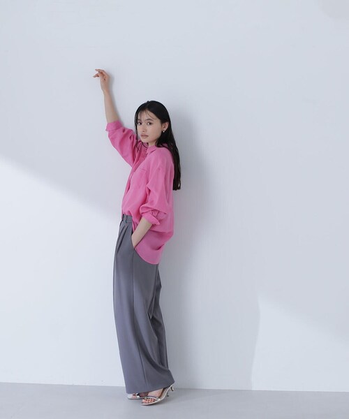 NATURAL BEAUTY BASIC（ナチュラルビューティーベーシック）の「◇ツータックワイドパンツ（その他パンツ・レディース・チャコールグレー/ベージュ・SMALL/MEDIUM）」の4枚目の写真