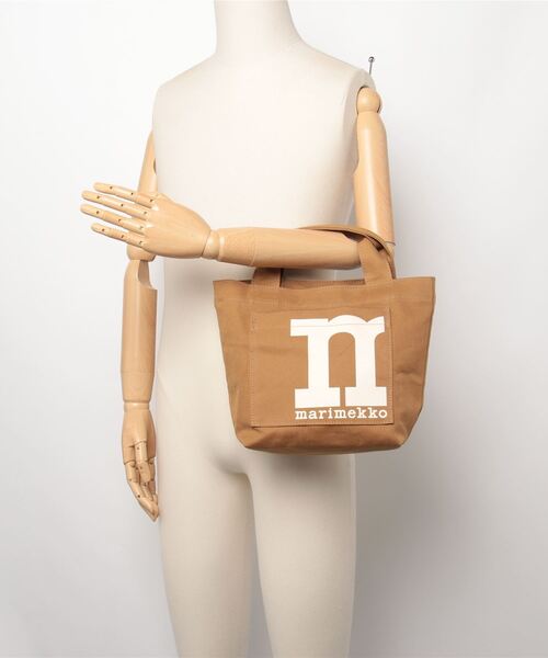 marimekko(マリメッコ)の「Solid / Mono Mini Tote(トートバッグ・レディース・ベージュ・FREE)」の7枚目の写真