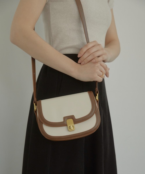ACYM(アシーム)の「Vintage coron shoulder バッグ(ショルダーバッグ・レディース・ブラウン/アイボリー/ブラック・FREE)」の16枚目の写真