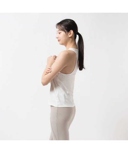 Reebok（リーボック）の「チル アスレチック タンクトップ / RBK-CHILL ATHLETIC TANK（タンクトップ・レディース・オフホワイト/ライトブルー/ブラック/ピンク・X-SMALL/X-LARGE/XX-LARGE/SMALL/MEDIUM/LARGE）」の20枚目の写真