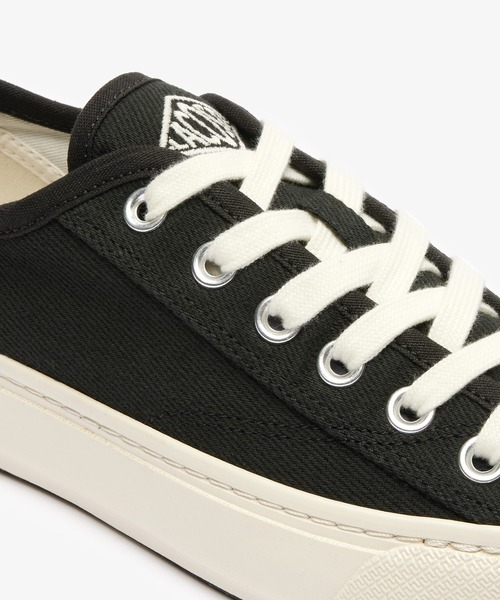 LACOSTE(ラコステ)の「ウィメンズ BACKCOURT 2.0 124 1 CFA チャンキーソールスニーカー(スニーカー・レディース・ブラック×ホワイト/オフホワイト・24.0cm/23.0cm/23.5cm/22.5cm/24.5cm)」の9枚目の写真