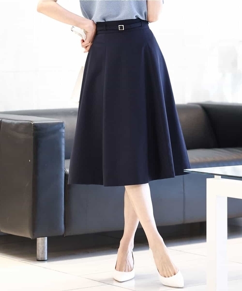 OFUON le MK（オフオンルエムケー）の「ベーシックストレッチフレアースカート/洗える（スカート・レディース・ブルー/ベージュ/ネイビー・40/38/36）」の2枚目の写真