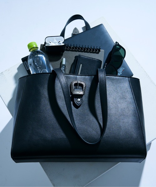 Ellno Loset（エルノロゼット）の「バックルベルトショルダーバッグ（ショルダーバッグ・メンズ・ブラック・FREE）」の10枚目の写真